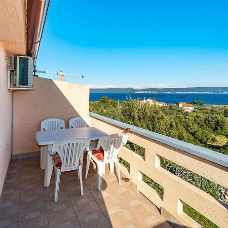 2 Bedroom Amazing Apartment In Neviđane エクステリア 写真